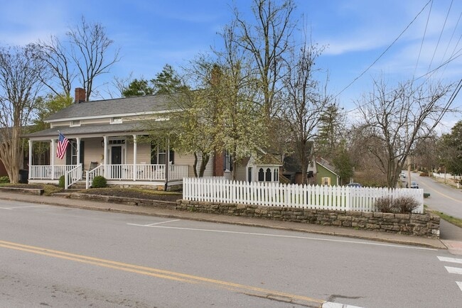 Photo - 117 7th Ave N