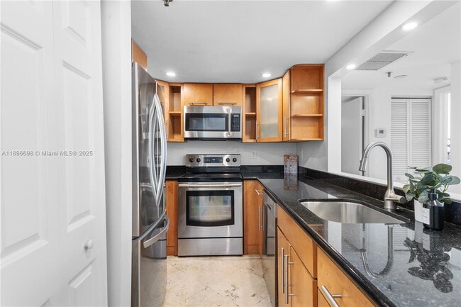 Building Photo - 1621 Bay Rd Unit 906