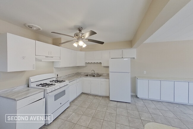 Photo - 4772 Jefferson St