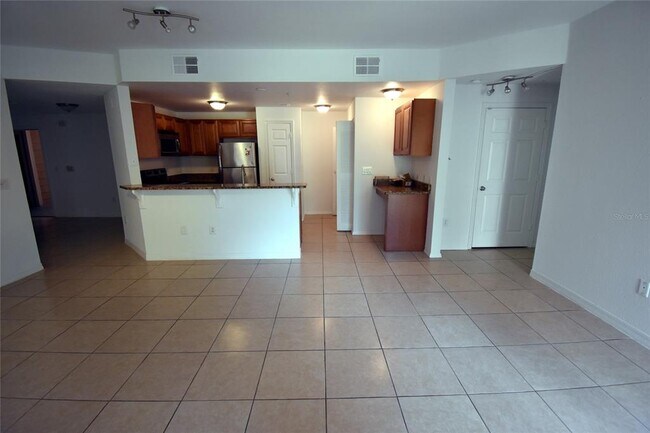 Photo - 2000 Erving Cir Unidad 208