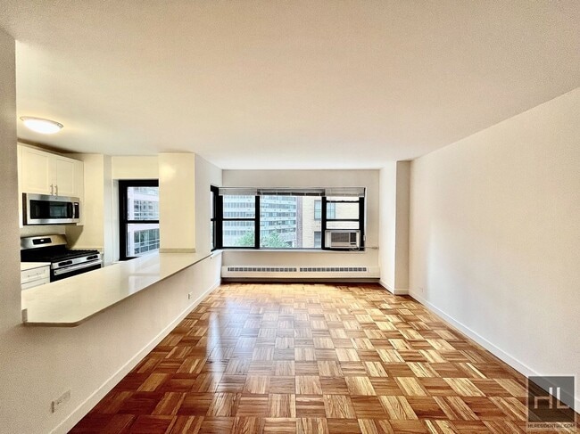 Building Photo - EAST 55 STREET