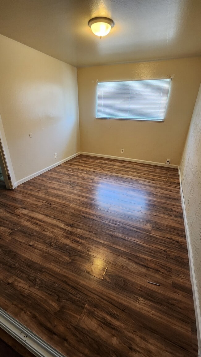 Photo - 541-553 Admiral Callaghan Ln.