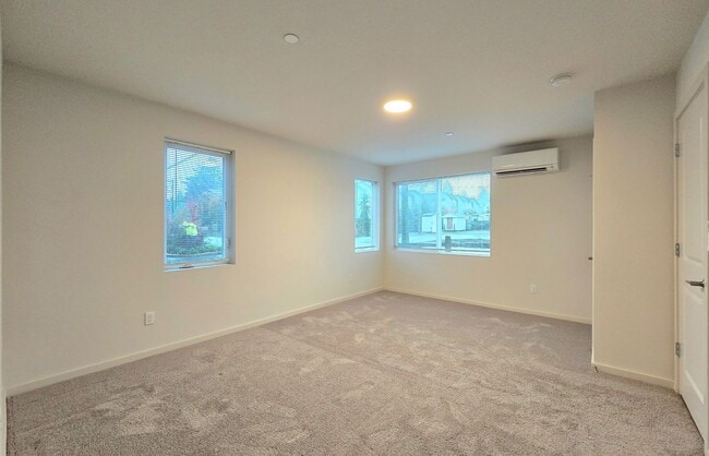 Photo - 4 Bedroom Townhome in Monroe - Pet Friendly - 1/2 1st Month Rent!