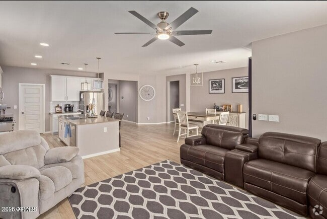 Building Photo - 547 W Panola Dr Rental