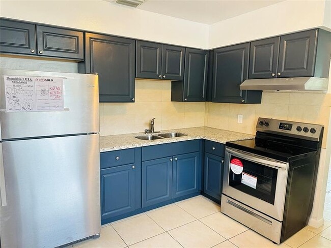 Building Photo - 2216 Wilson St Unit 1