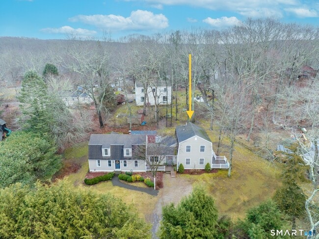 Building Photo - 8 Oak Tree Ln