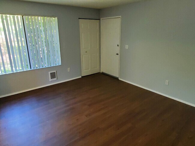 Cedar Gardens Apartments