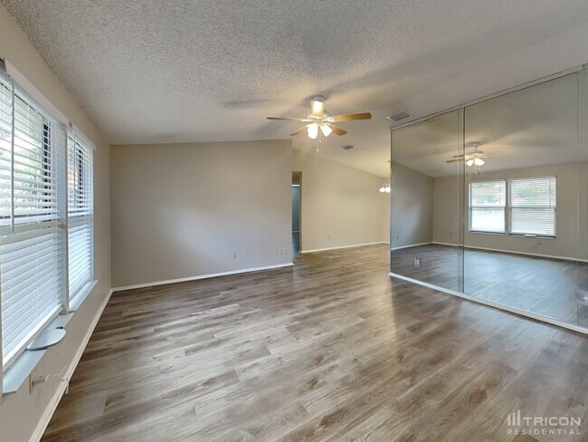 Photo - 7845 Glencoe Dr