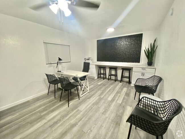 Building Photo - Tucson Terrace Rental