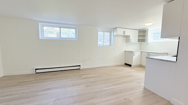 Photo - 359 Hilton Ave Unit 5