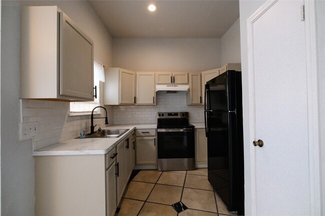 Photo - 3202 Rockrill Dr