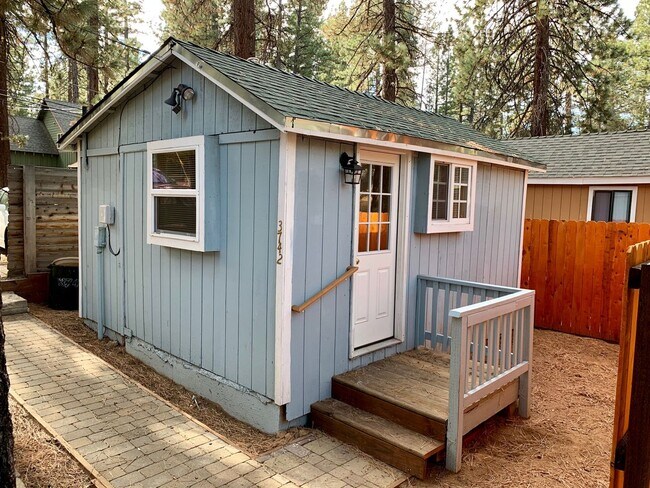 Building Photo - Sweet studio Cabin avail. August 5, 2025!!! Rental