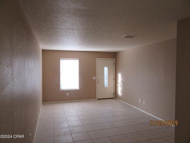 Photo - 1104 W 19th Ct Unit F