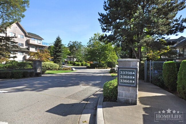 Building Photo - 2 Bed, 2 Bath Condo for Rent in Abbotsford! Unit 102