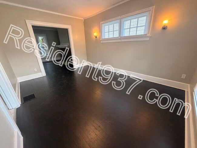 422 Santa Cruz Ave