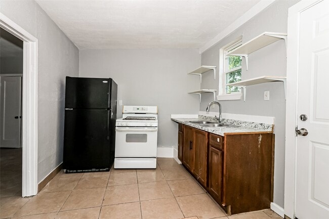 Photo - 4610 Schroeder St Unit 2