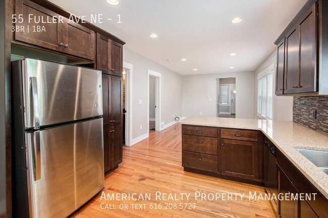Photo - 55 Fuller Ave NE Unidad 1