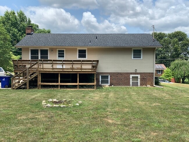 Photo - 106 Maywood St