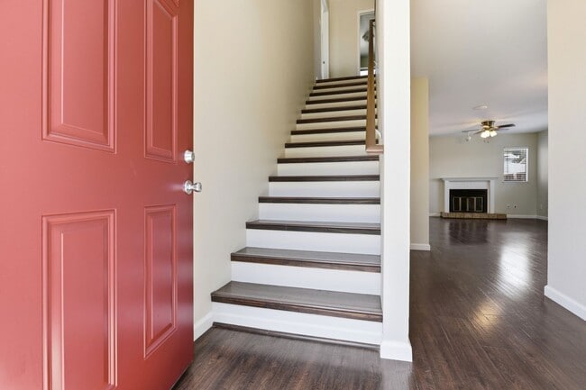 Photo - Great 3 Bedroom Townhome with Garage!