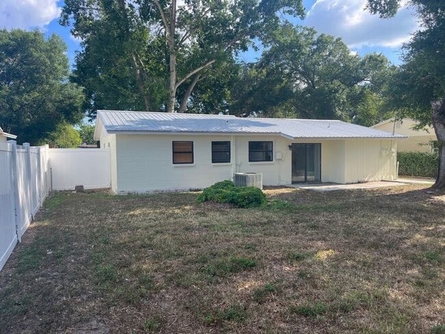 Photo - 708 Fairmont Dr