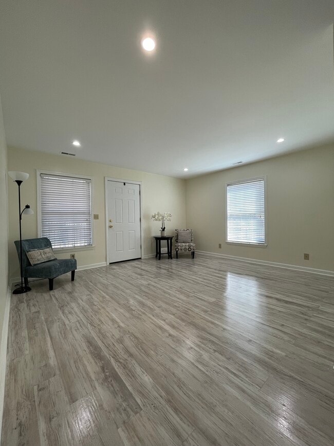 Building Photo - 388 Ocean Ave Unit 1