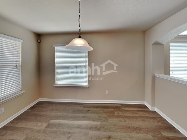 Photo - 774 Wolfeton Way