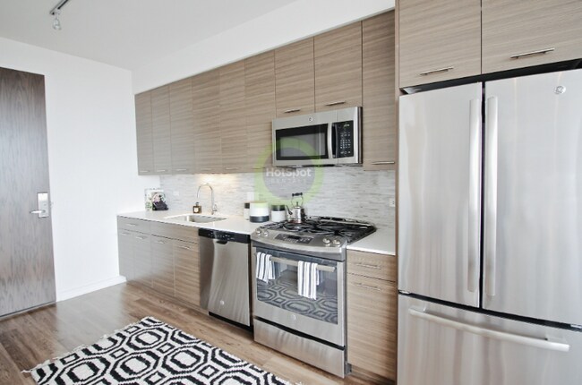 Photo - 358 W Chestnut St