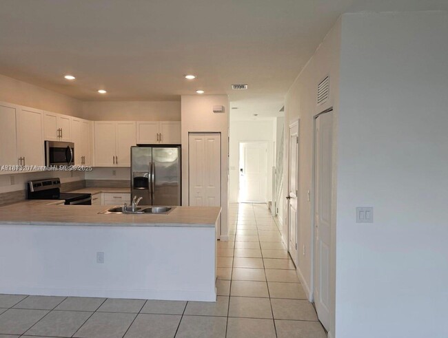 Building Photo - 607 NE 208th Terrace Rental