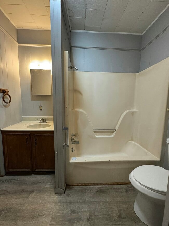 Photo - 207 E Court St Unit 3