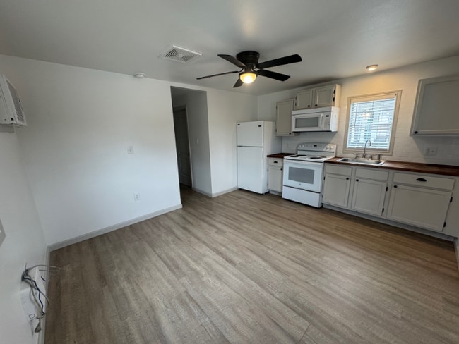 Photo - 210 H Pickens Rd