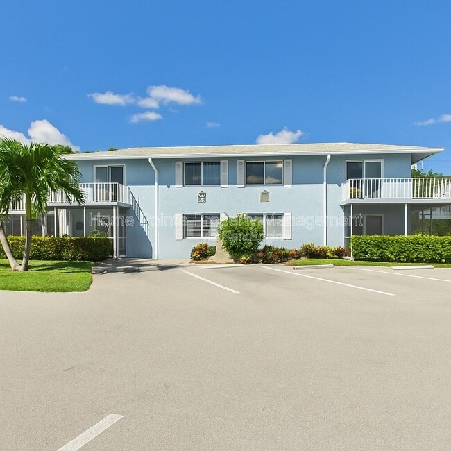 Building Photo - 232 Palm Dr Unit 47 5