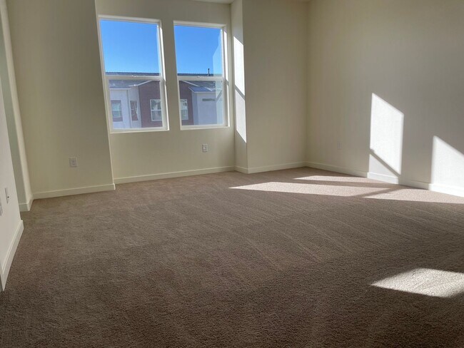 Photo - New 3 bedroom Condo 2 car garage in Gated ...