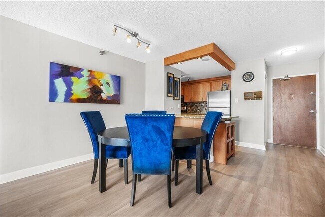 Photo - 375 Ralph McGill Blvd NE Unidad 502