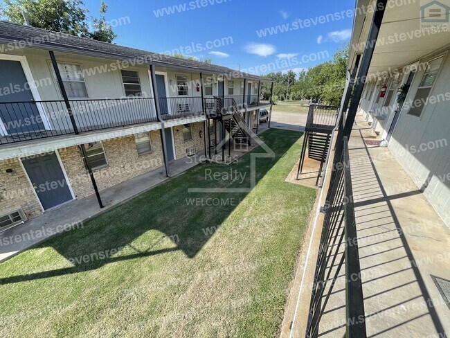 Photo - 1502 NW Kingsbury Ave Unit 18