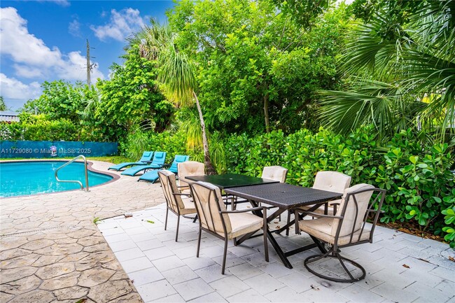 Photo - 1165 SW 4th Ter