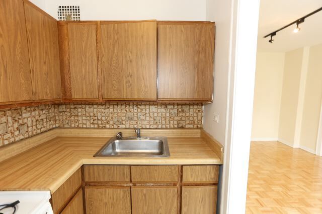 Photo - 735 W Belmont Ave Unit E00P