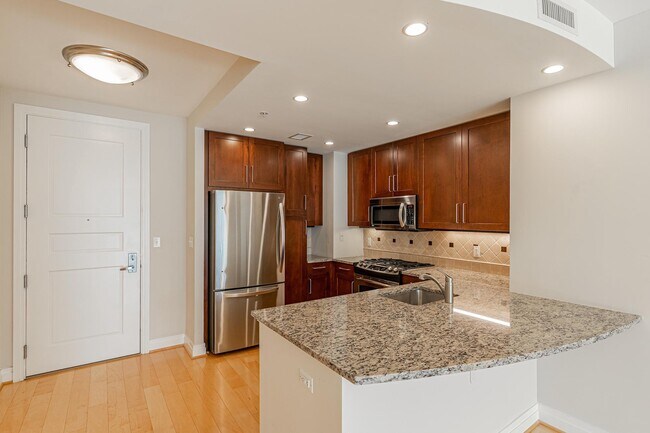 Photo - 8220 Crestwood Heights Dr