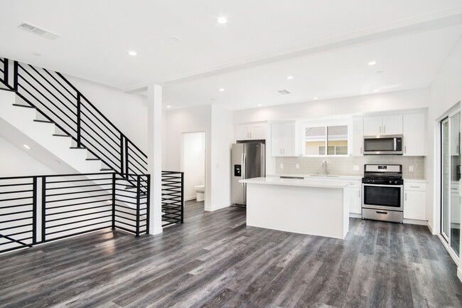 Building Photo - Brand New 3Bed/3.5 Bath Townhouse Available Now! Unit Hesby St 10924 1/2