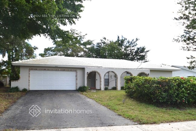 Building Photo - 9440 NW 13th St