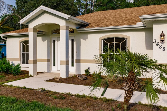 Photo - 3488 Froude St