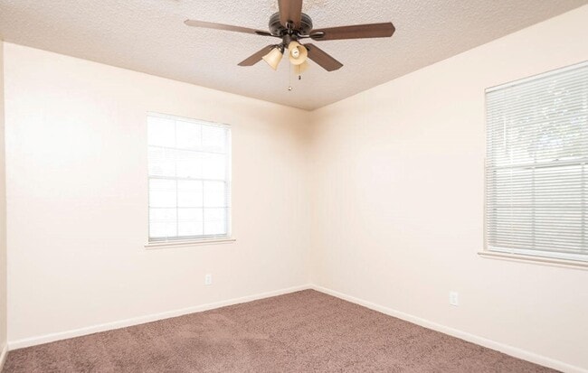 Photo - 2955 Huntington Dr