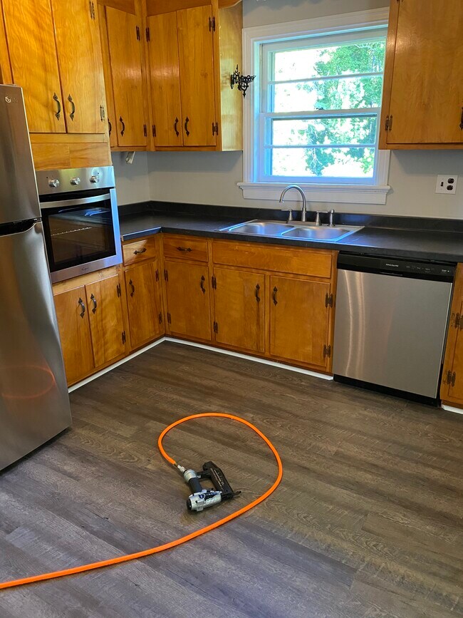 Kitchen - 3690 Old Buckingham Rd