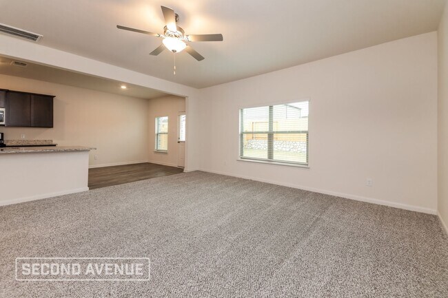 Photo - 841 Serena Dr