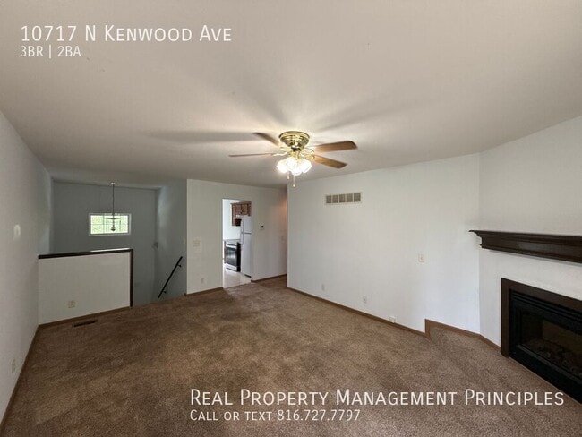 Photo - 10717 N Kenwood Ave