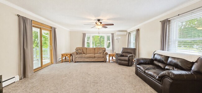 Photo - 819 Elm St
