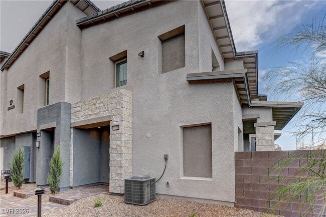 Photo - 600 N Carriage Hill Dr