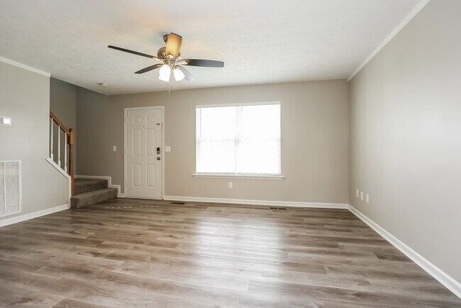 Photo - 317 John Henry Dr