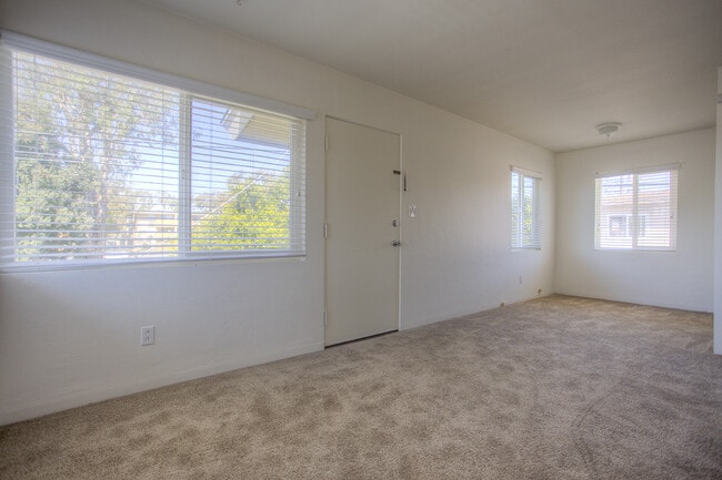Photo - *OPEN HOUSE: 10/25 10-11AM* Upstairs 1BR i... Unit 1511