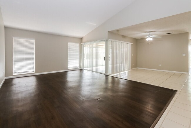 Photo - 12340 Old Country Rd S