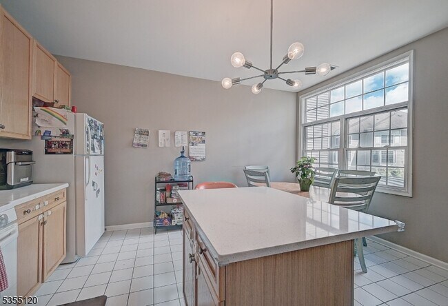 Photo - 408 Kensington Ln